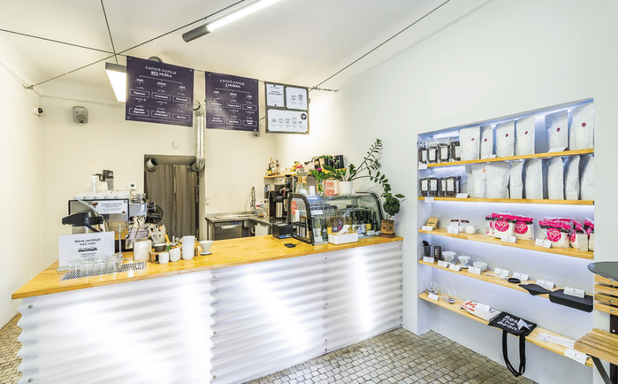 stedentrip praag: cafe karlin