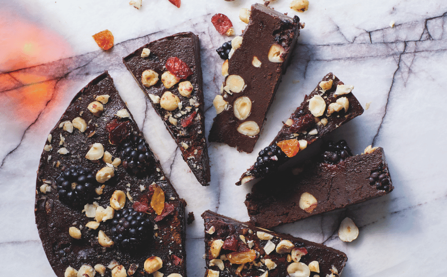 Chocolade taart recept: fudge met bramen en hazelnoot