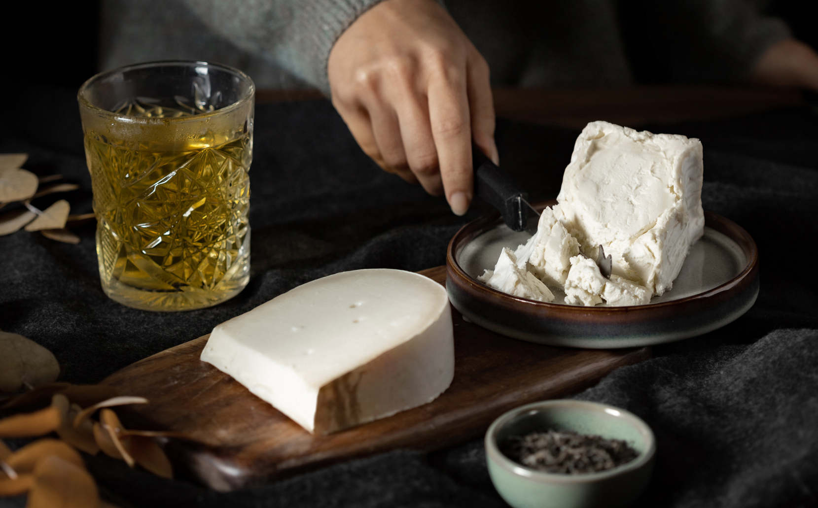 Groene jasmijnthee met délice de bourgogne en geitenkaas